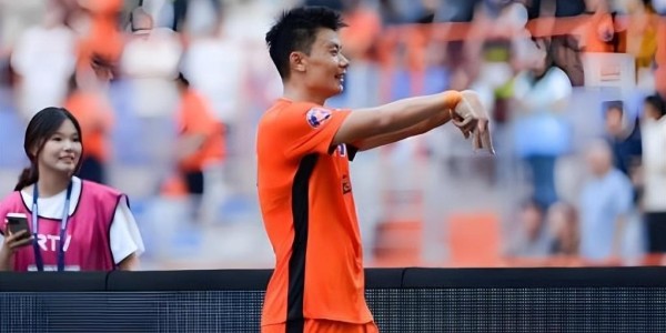 500彩票网官方-罗竞加盟大连英博！未来他能否顶替离队的刘祝润挑大梁，值得关注